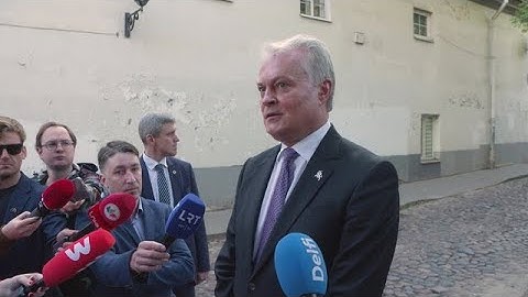 Prezidentas Gitanas Nausėda į darbą ėjo pėsčiomis, pakomentavo ir mokytojų streiką