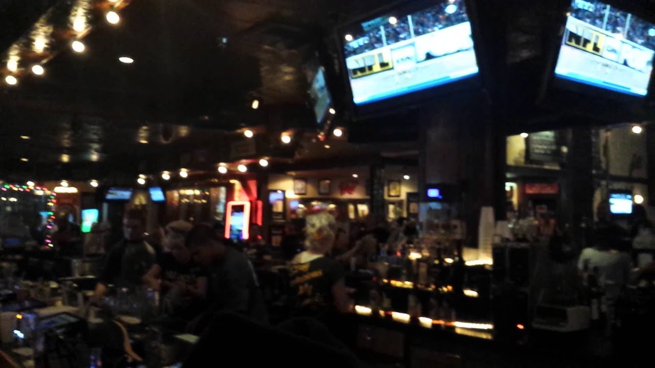 Big dogs green bay packer bar in Las Vegas - YouTube