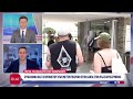 Συνελήφθη και η 21χρονη που ήταν με τον 76χρονο στον καυγά στην πλαζ Βουλιαγμένης |Μεσημβρινό Δελτίο