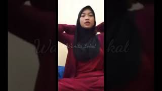 Jilbab Merah Sangat Mempesona