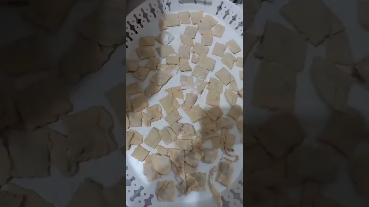 pizza bıçağı ile Mantı kestim  #shorts #shortsvideo #mantı #yemek #enkolaytarifler #kolaymantı