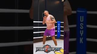 Usyk UNIQUE head movement for Tyson Fury!