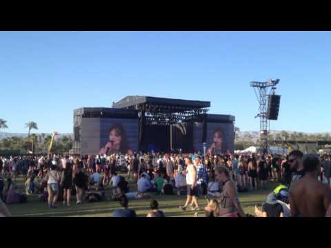 CHVRCHES  Empty