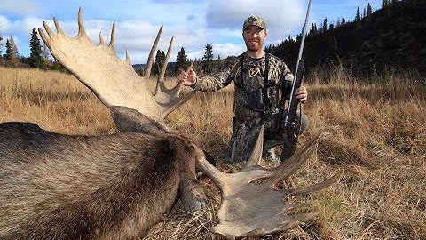 GRIZZLY BEAR AND YUKON MOOSE HUNTING! | L2H S08E07 "A pocketful of tags Pt. II"