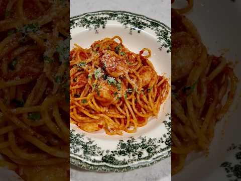 Tomato sauce & shrimp pasta for life 🤤