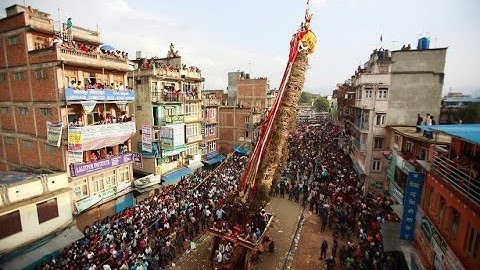 रातो मछिन्द्रनाथको जात्रामा पुगे बालेन, हेर्नुस् भिडियो