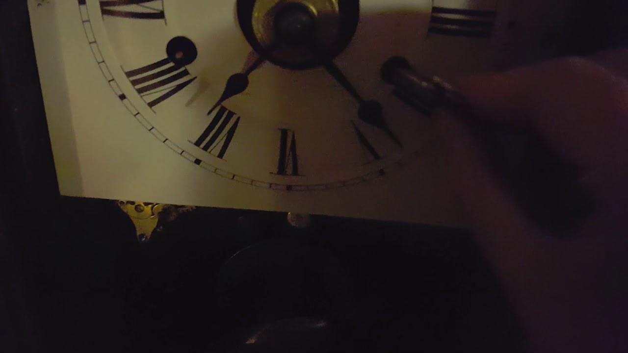 Winding my Seth Thomas mantle clock YouTube