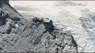 Visiting this House on a Cliff