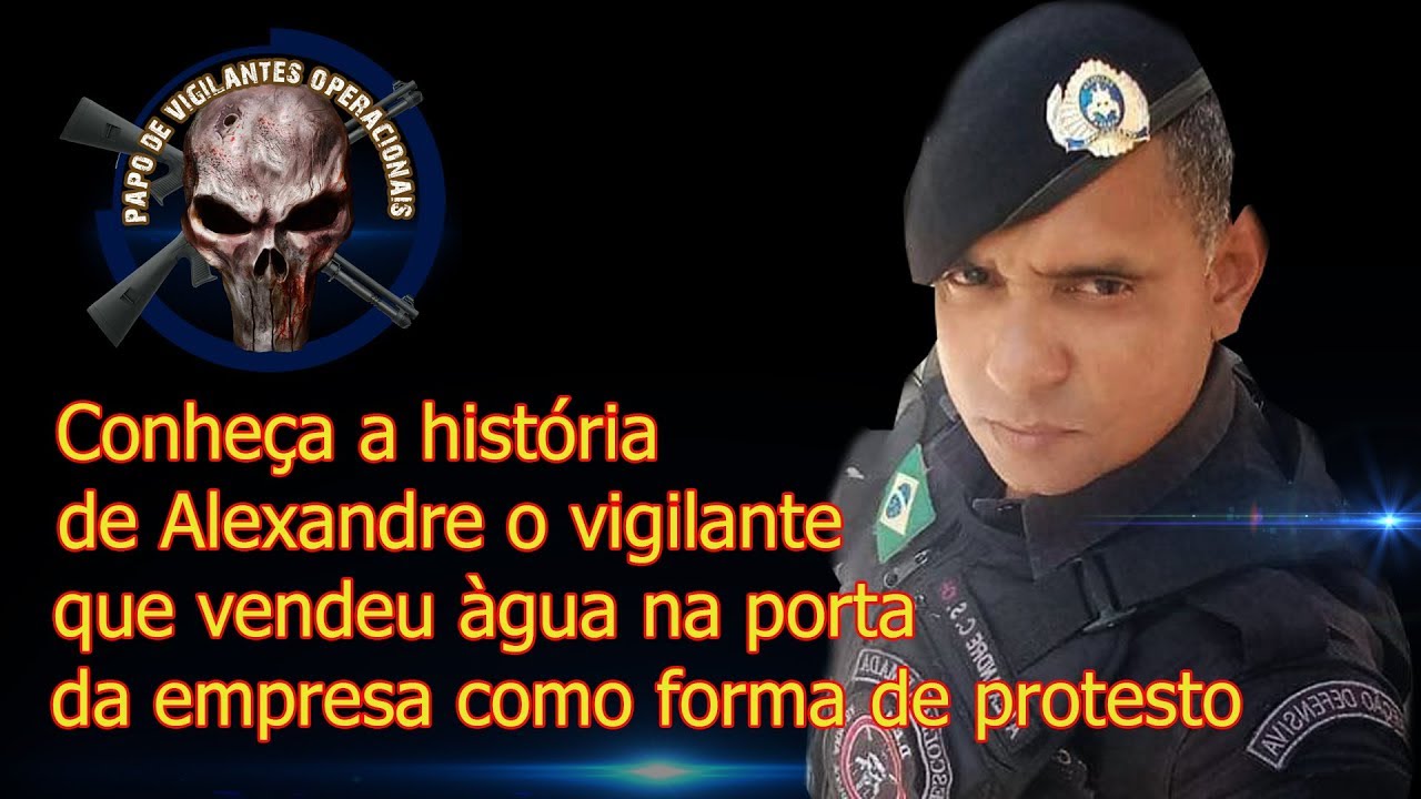 Escolteiro Alexandre resolveu protestar sozinho na porta da empresa, vendendo água.