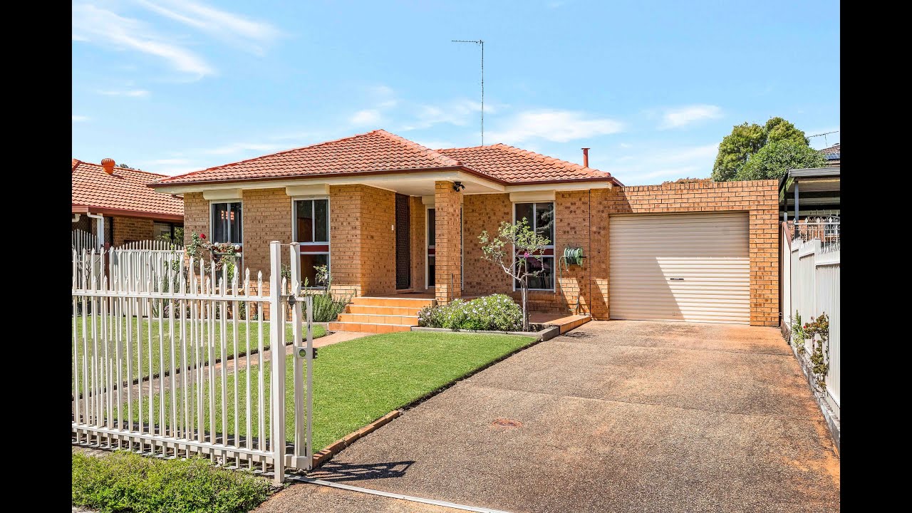 21 Sunny Place St Johns Park 2176