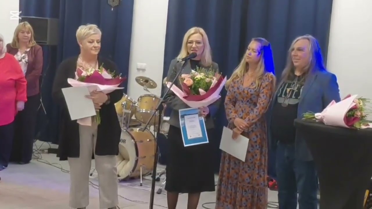 Wernisaż wystawy poplenerowej w Tychowie. 