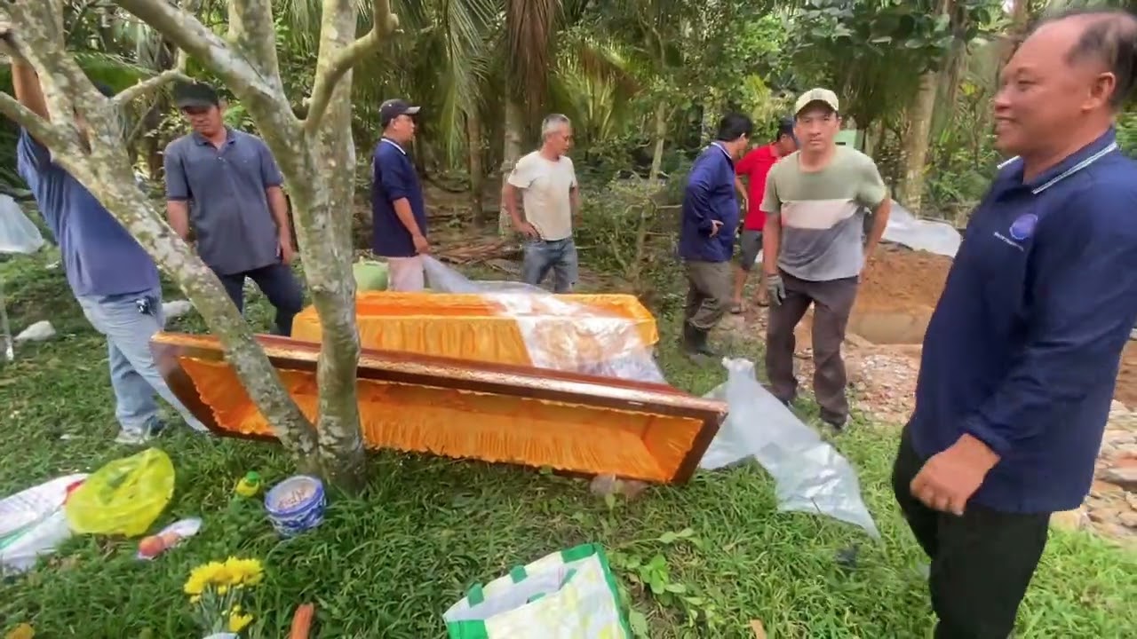 Cải táng ông Ngoại