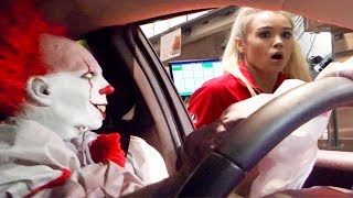 Pennywise IT Drive Thru Hidden Camera Practical Joke 2017 by Prank Army TV 576,264 views 6 years ago 5 minutes, 59 seconds