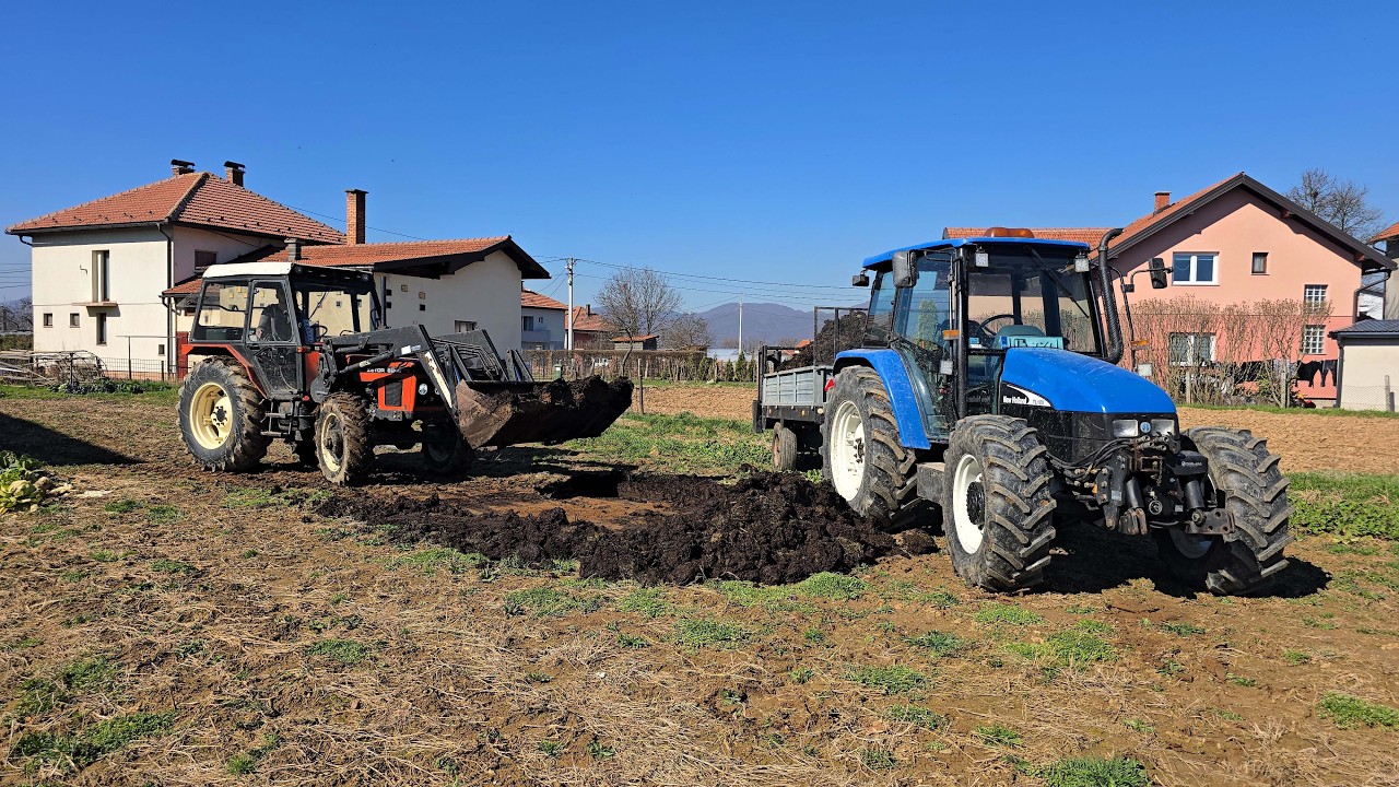 Zetor 6245 & New Holland TL100 - Utovar i razbacivanje stajnjaka