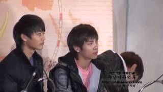 090114 Onew Teasing Key, Lost When Key Left At Ki35 Quiz