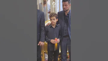 ولاد المطرب أحمد عامر تايهين في العزاء 