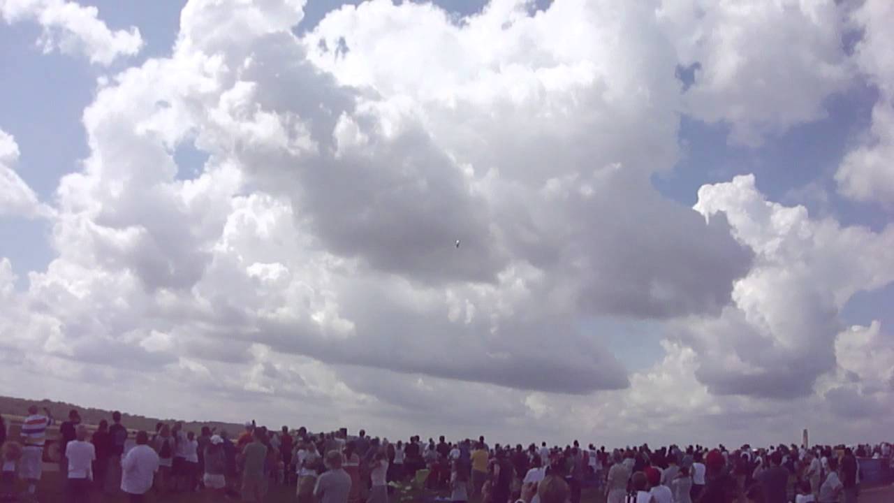 Viper West F16 120 mph Low Speed Fly By @ Wings Over Pittsburgh Air Show 2011