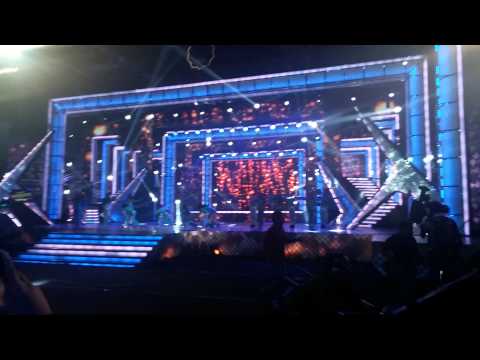 Shahrukh Khan Entrance Happy New Year In Mumbai