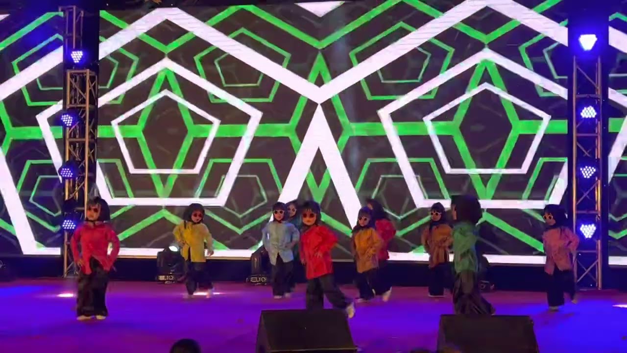 Tiết mục của các cháu trường mầm non Đình Bảng 2, tại lễ hội Đình phường Đình Bảng 2023