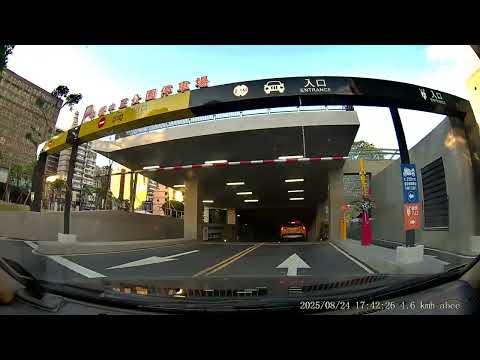 桃園中壢中正公園地下停車場