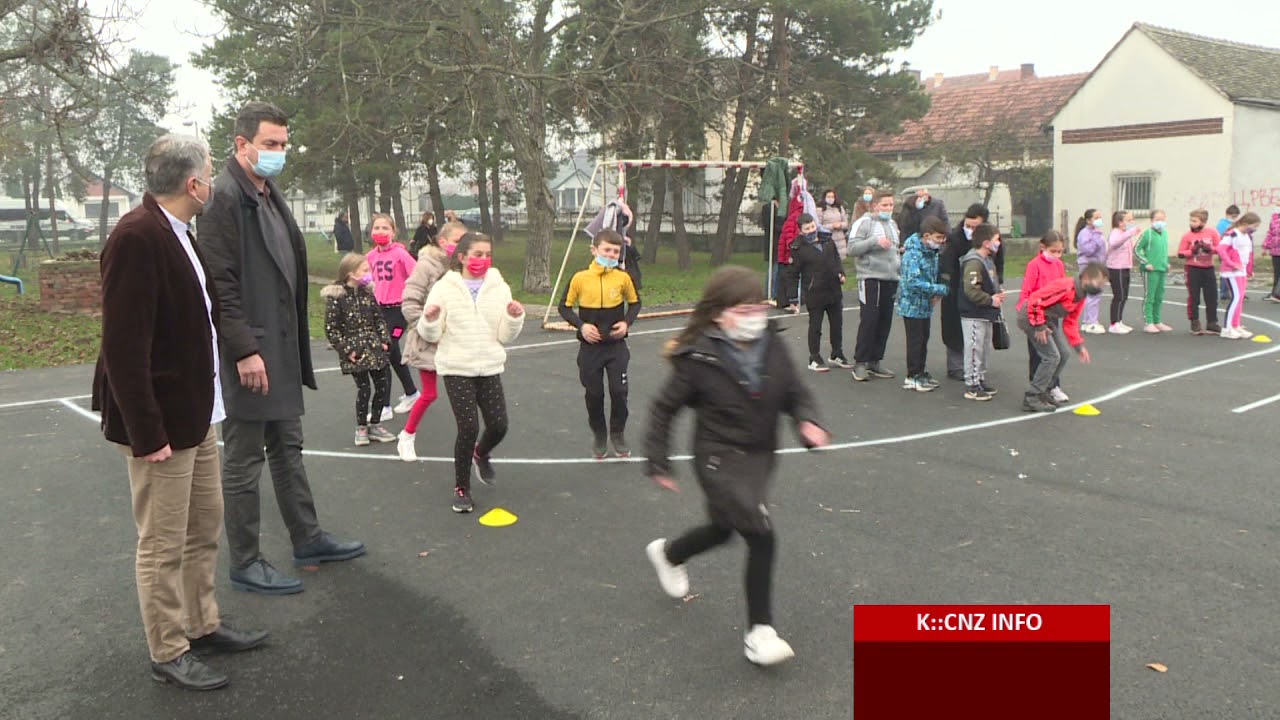 REKONSTRUISAN  SPORTSKI TEREN U PETLOVAČI