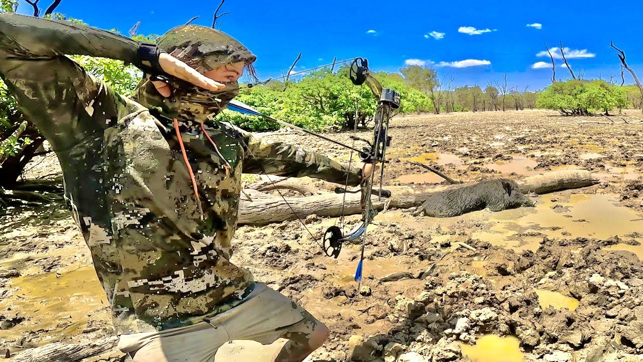 SOLO BOW HUNT in AUSTRALIAS OPEN SWAMPLANDS YouTube