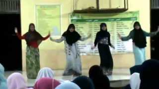 Dexoglatte - Hijab Im In Love Parody