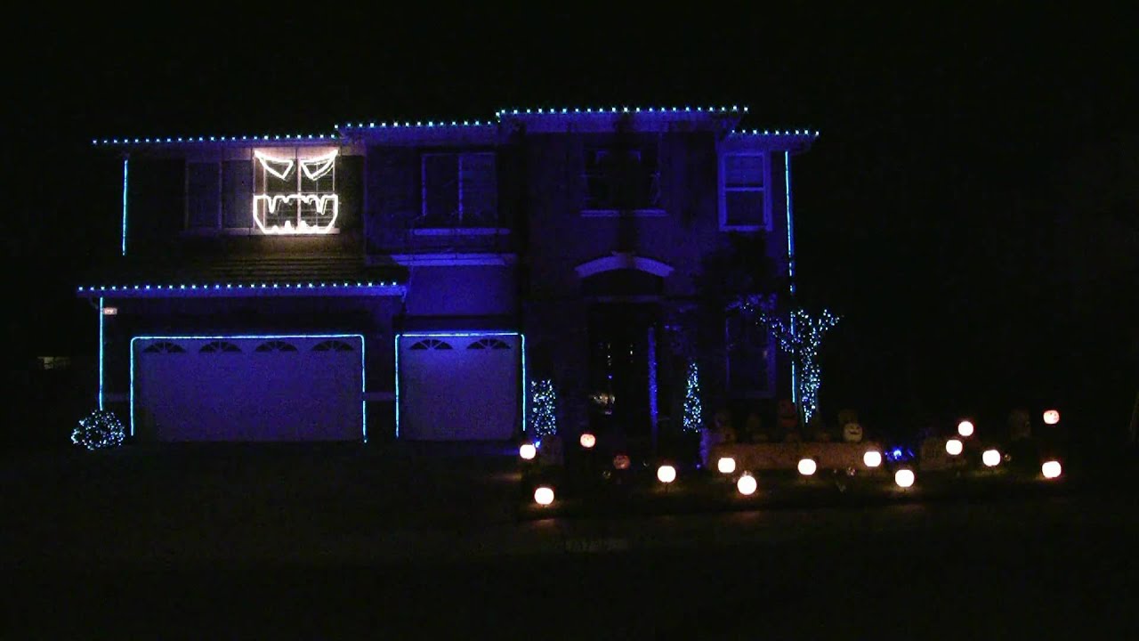 Halloween Light Show 2010 HD Kidnap the Sandy Claws ( Nightmare