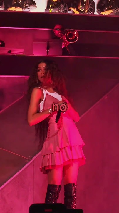 Zendaya sings at COACHELLA - YouTube