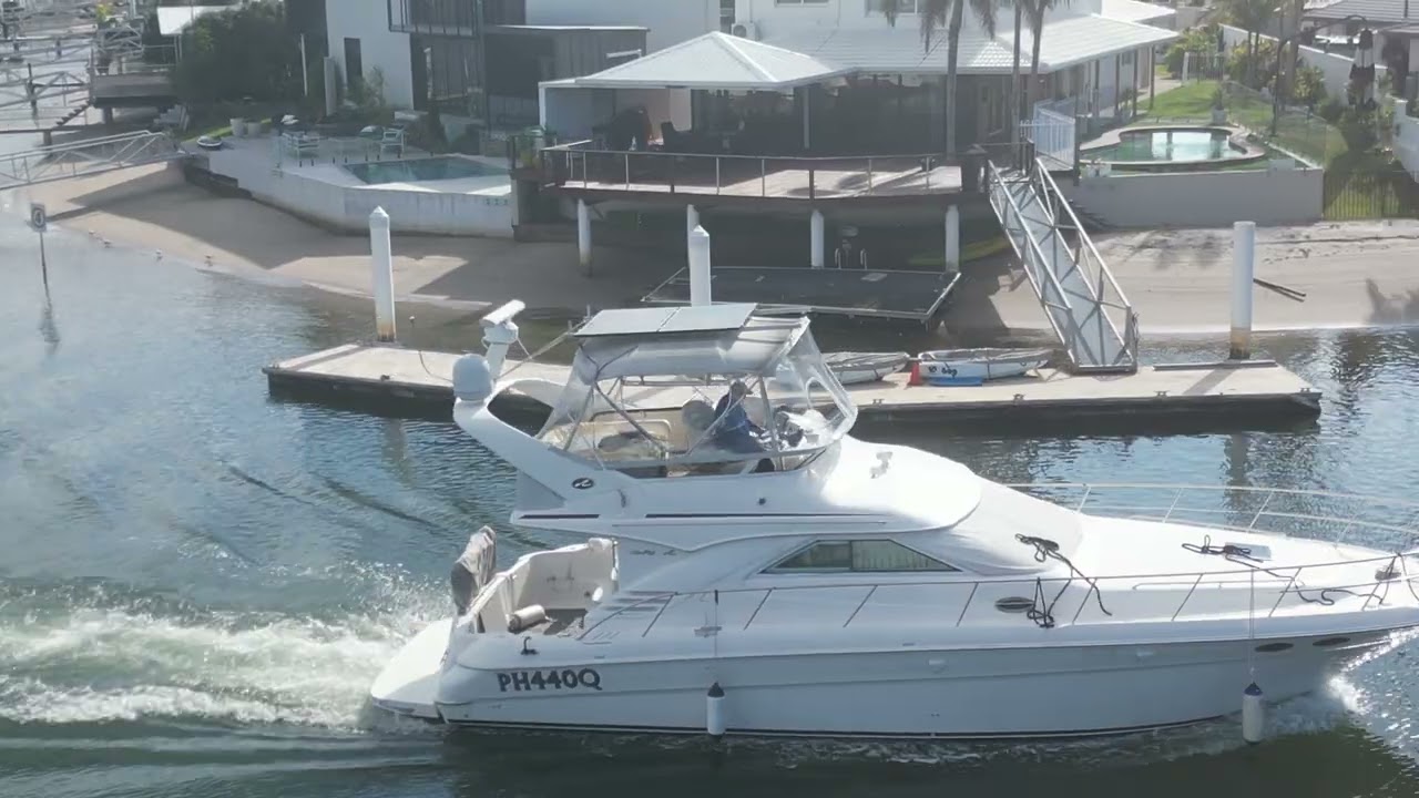 SEARAY 400 SEDAN BRIDGE MOTOR CRUISER
