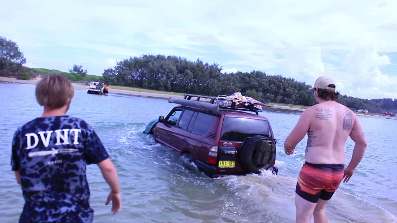 Driving on the beach?! - AdventureAustralia teaser