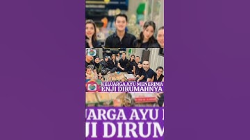 Keluarga besar ayu menerima kedatangan Enji kerumahnya sampai ayah Rozak melakukan hal ini