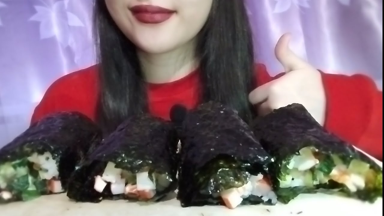 ASMR EATING SUSHI ROLLS 