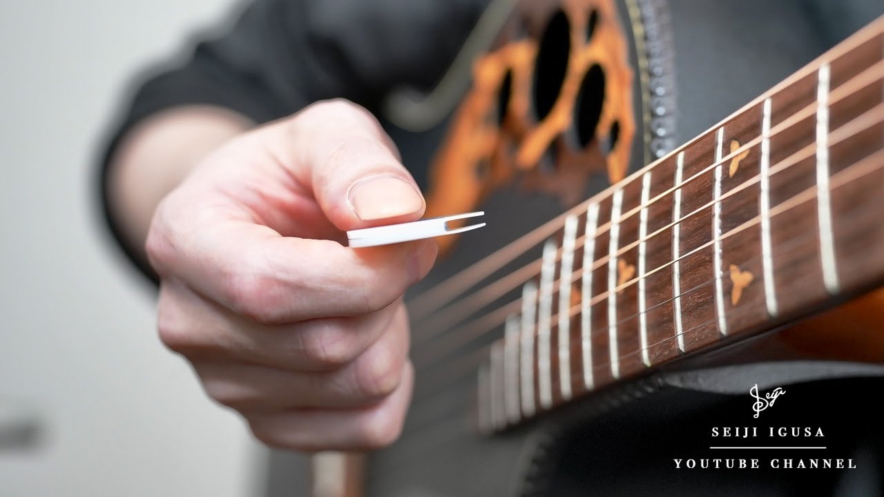 This Pick Makes Any Guitar Sound Like a 12-String Guitar