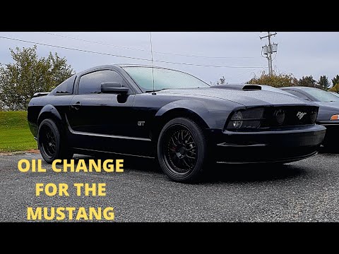 2005-2009 Mustang GT oil change - YouTube