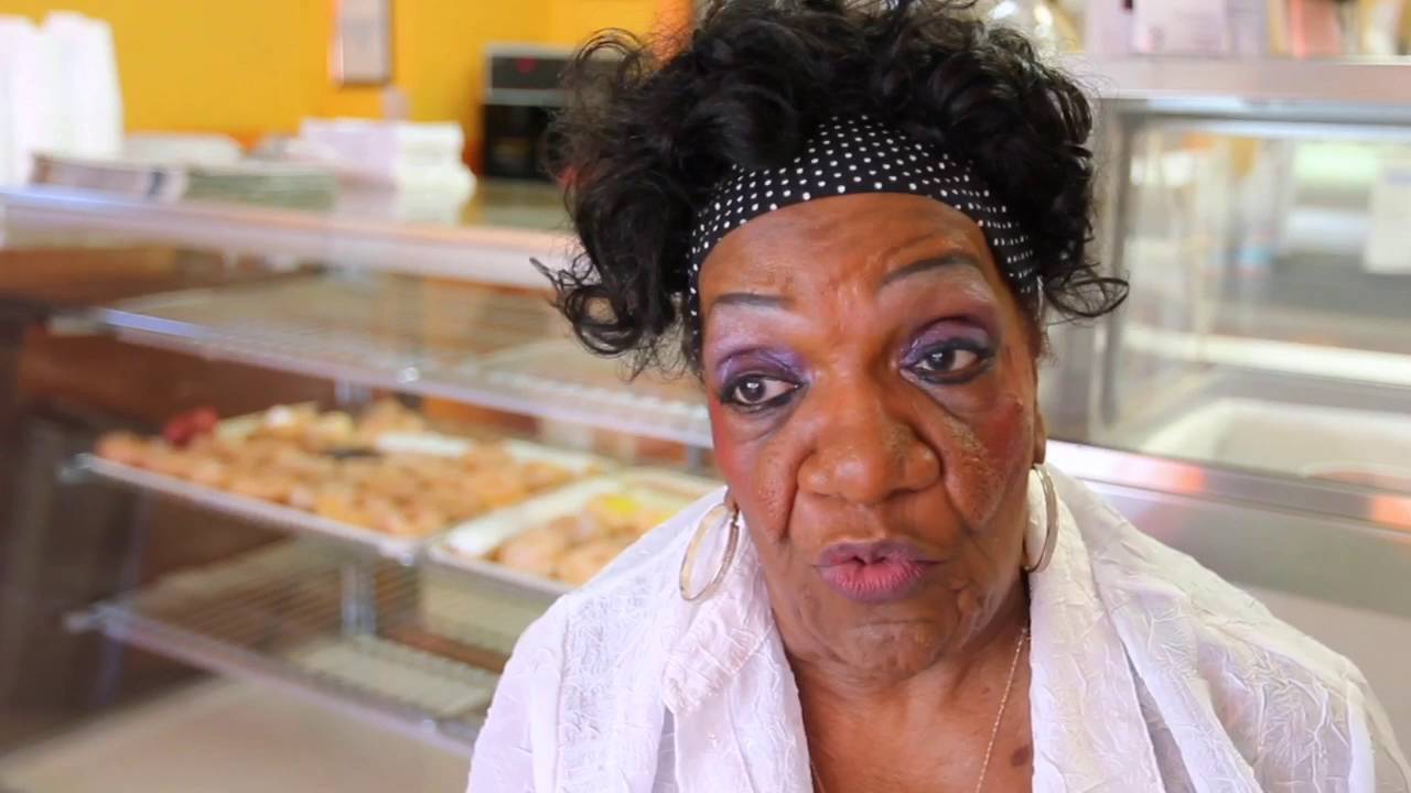 Billie&#39;s Donut & Coffee Shop in East St. Louis - YouTube