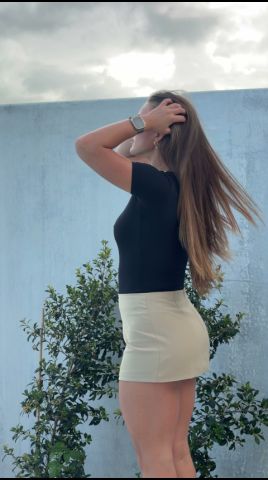 If I did the stretch properly my skirt would have come up lol