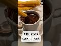 Probando los Churros con Chocolate en Madrid de la Chocolatería San Ginés #churrosconchocolate