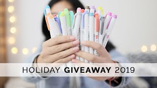 holiday stationery giveaway 🌈