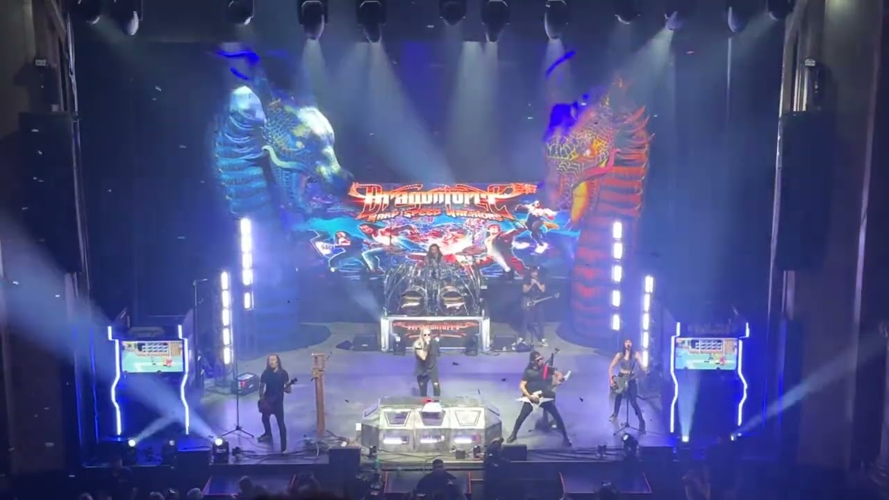 Dragonforce -  Revolution Deathsquad (Live)