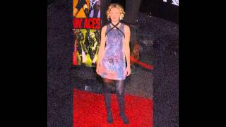 Elizabeth Banks` Legs and Feet in Tights