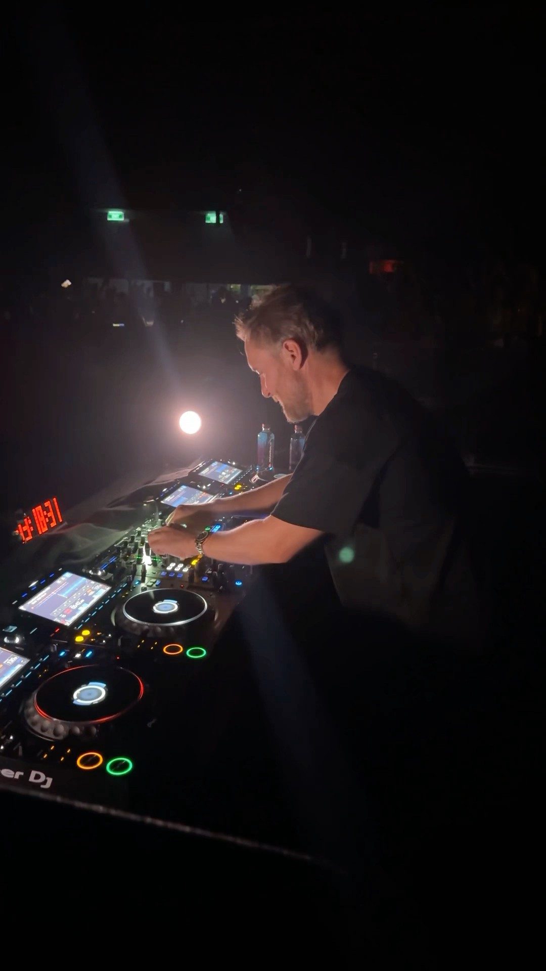 Another one on Future Rave! ‘Night in Detroit’ with @MORTENofficial ft. Fedde Le Grand is OUT ?