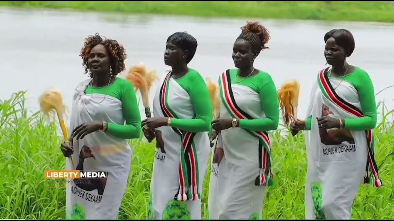 Dachuek Wunda  by Atem chol Agutyar