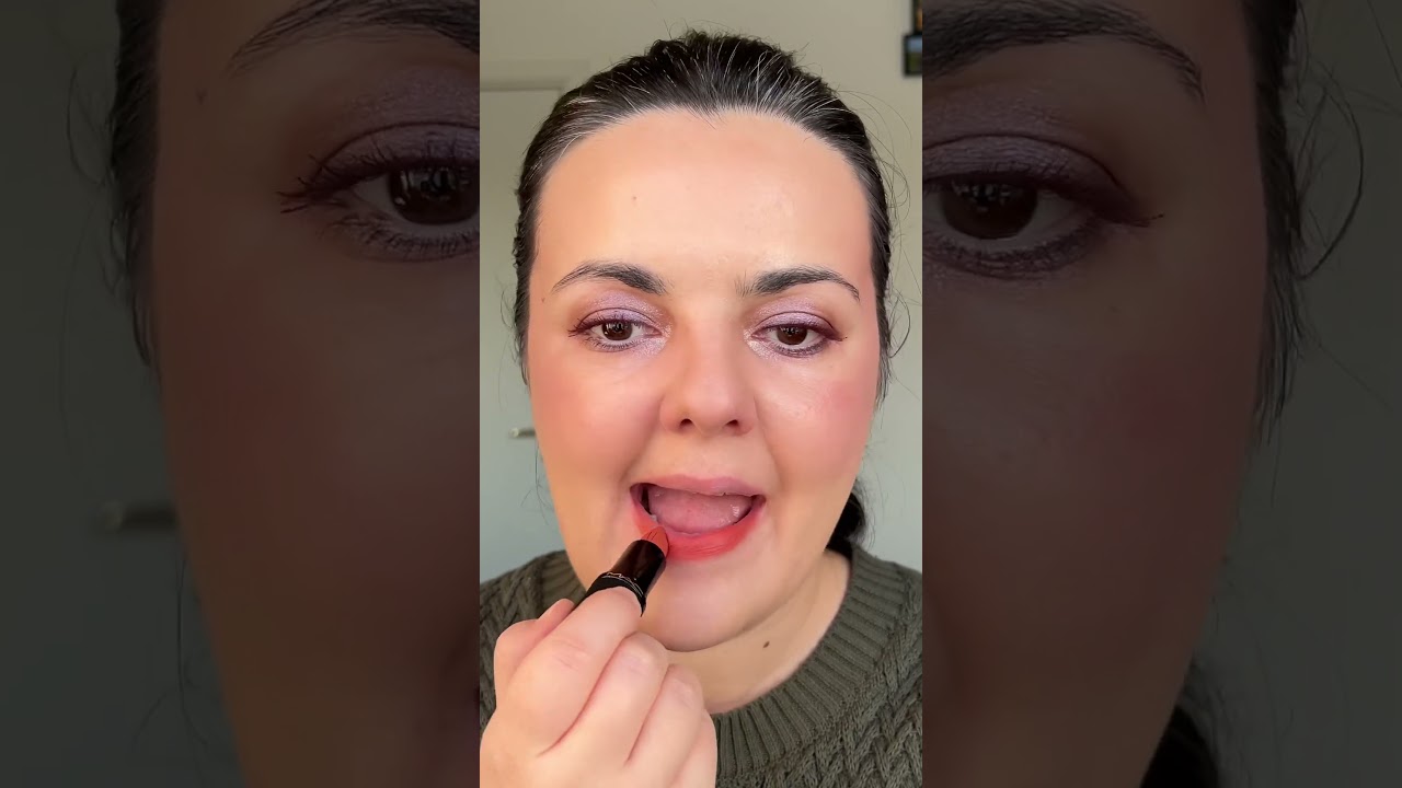 Оранжево-терракотовая матовая помада Mac Powder Kiss Hazy Matte 