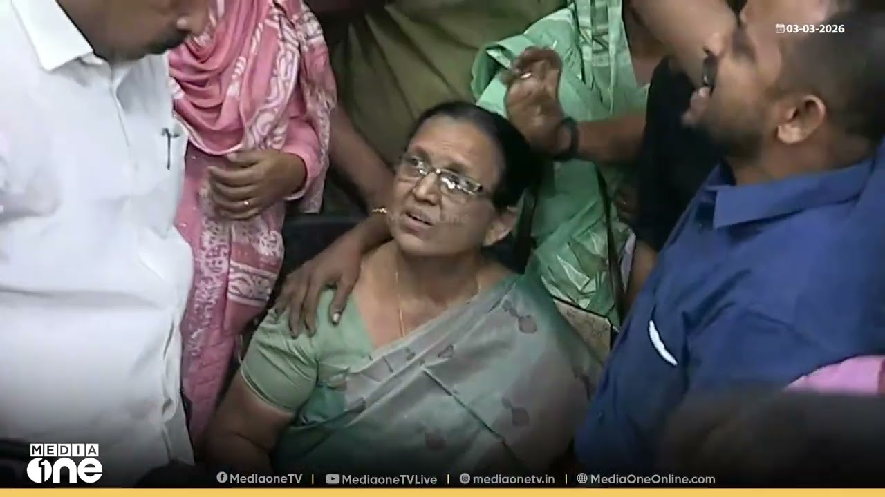 'ഒളിച്ചോടുന്നൊരു ചെയർപേഴ്സൺ... നാണമില്ലേ കോൺഗ്രസേ... '