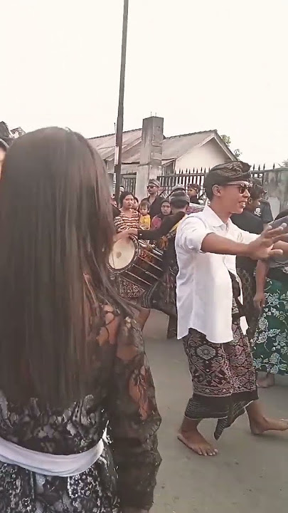 Senyum tipis jangger ella #gendang #dance #beleq