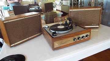 Magnavox STEREO record player Micromatic 4 speed playing a 78 RPM record.