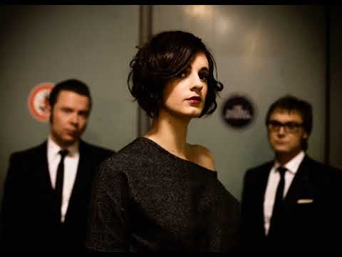Hooverphonic ‎– 2Wicky&The World Is Mine The World Is Mine - YouTube
