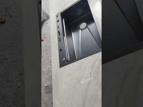 تعديل مكان الليڤيي نيڤو واحد معا الطابلة لتسهيل مرور الماء