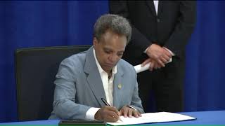 Mayor Lightfoot's order gives immigrants access to Chicago's coronavirus relief